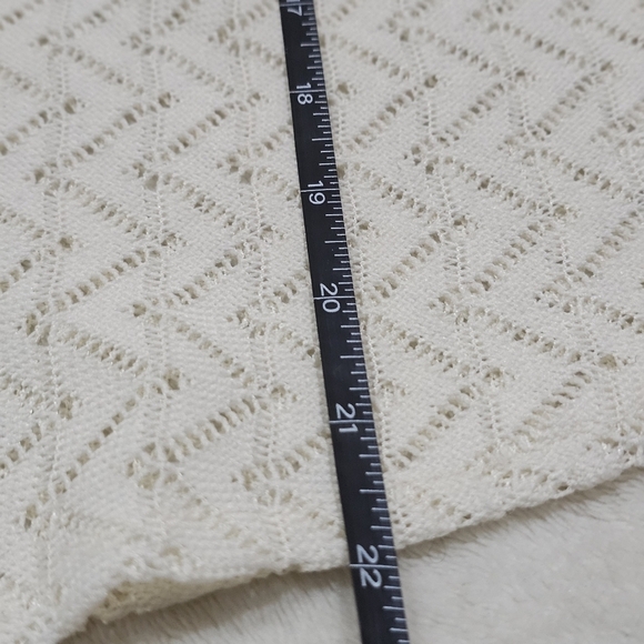 Lush ✦ Chevron Pattern Tank Top ✦ White Teal Lace Applique Neckline Size L EUC - Picture 13 of 15